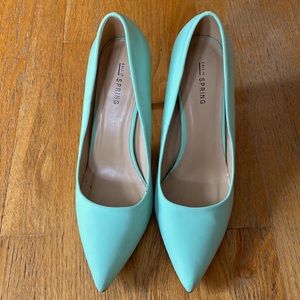Mint Heels Size 10